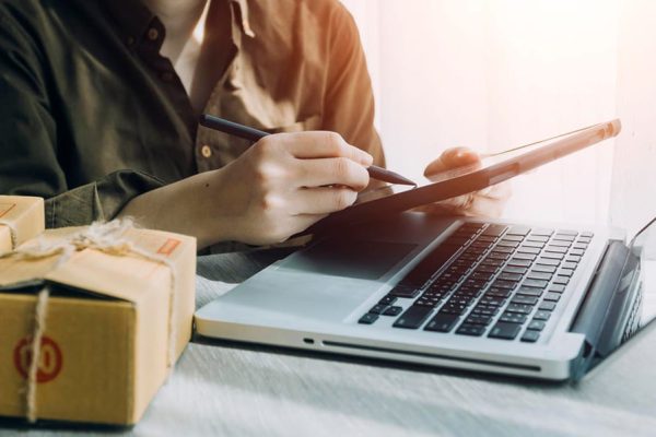 Merchant Center AI performance insights report for online stores